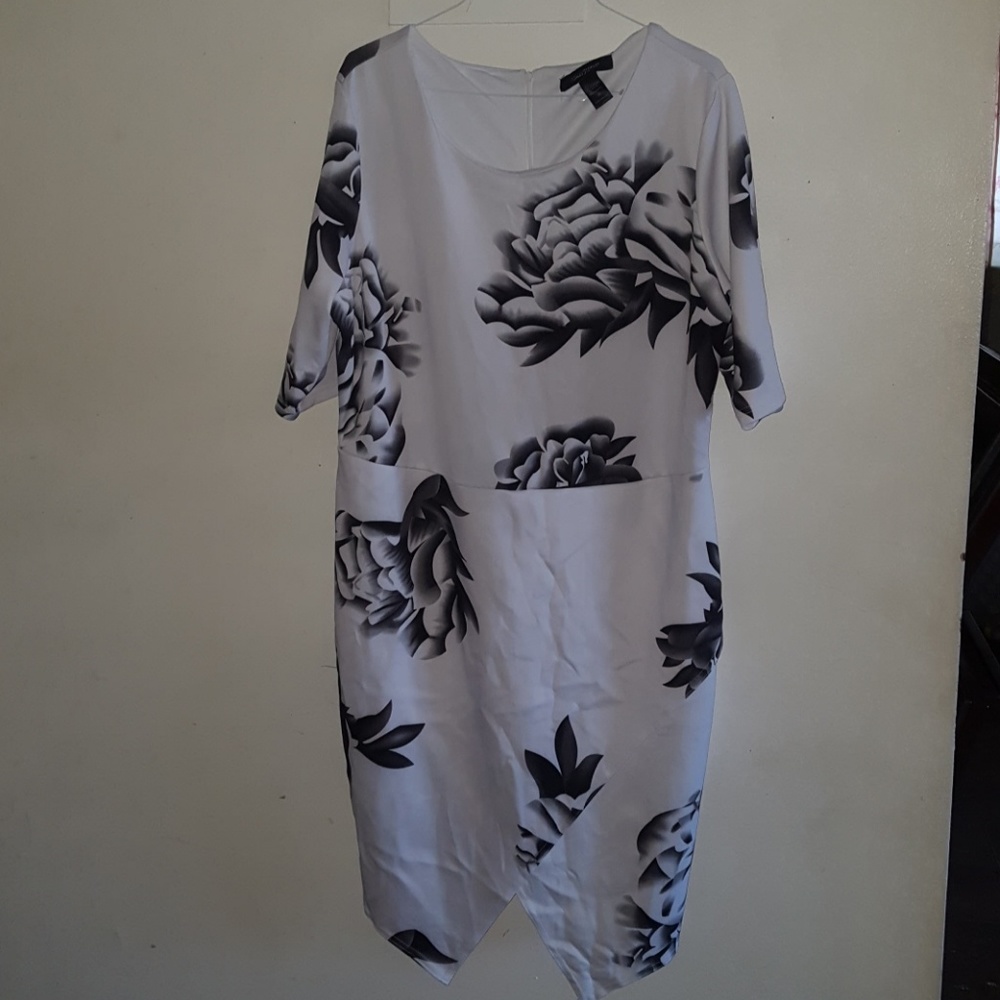 Sexy size 24 twolip floral dress Simply Gorg